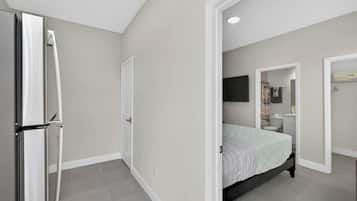 1 bedroom, iron/ironing board, WiFi (free), bed sheets