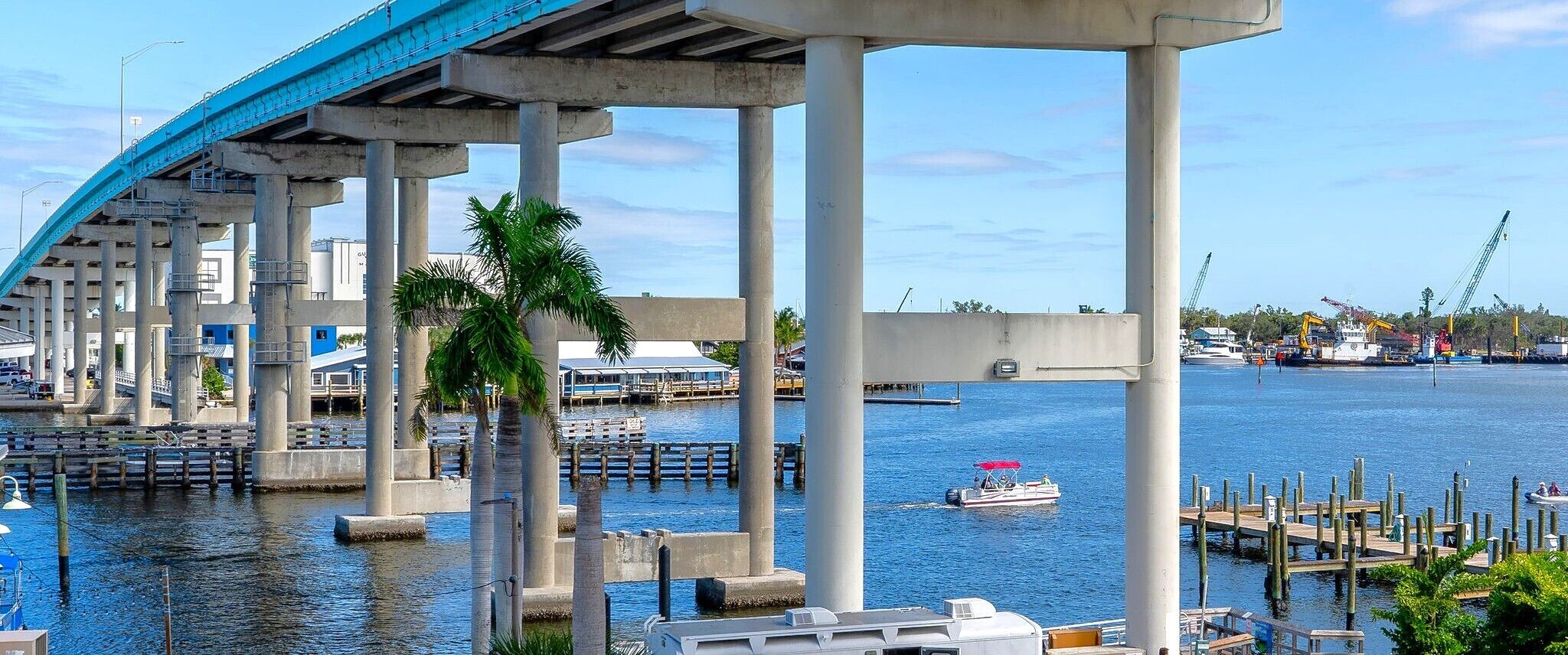 Marina/club náutico