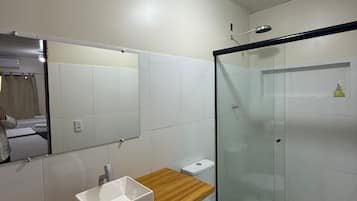 Dobbeltrom, tilpasset bevegelseshemmede, aircondition | Bad