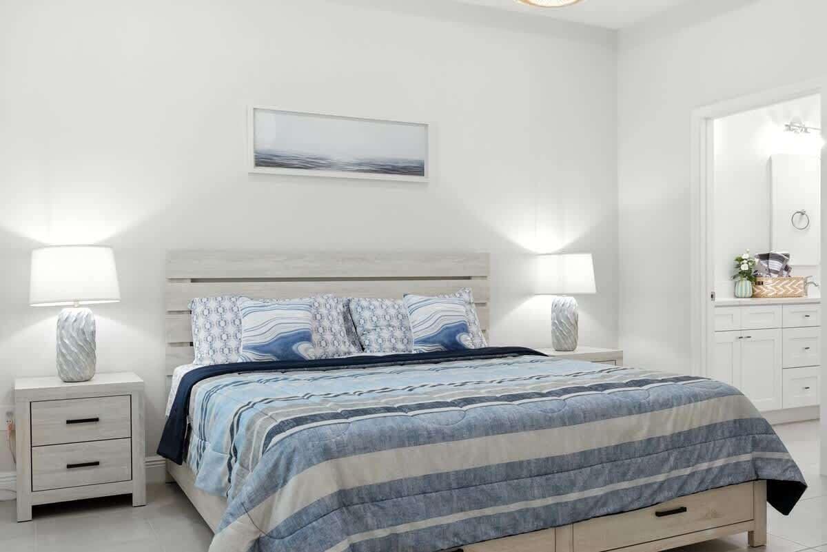 3 slaapkamers, een strijkplank/strijkijzer, gratis wifi, beddengoed