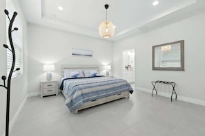 3 bedrooms, iron/ironing board, free WiFi, bed sheets - Modern 3BR Home | Near Busch Gardens & Downtown (Tampa)