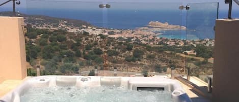 Villa Alimea | مغطس سبا خارجي