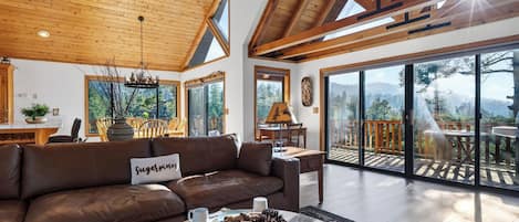 บ้านพัก (4 Bedrooms) | ภายใน