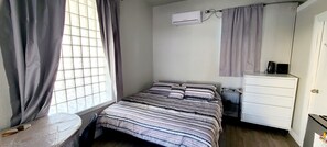 2 bedrooms, WiFi, bed sheets - Delightful 2-bedroom house with AC in El Paso (El Paso)