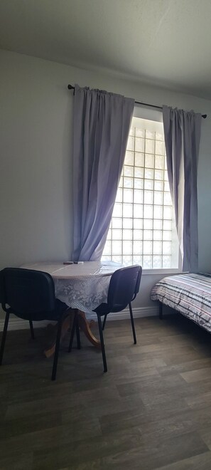 2 bedrooms, WiFi, bed sheets - Delightful 2-bedroom house with AC in El Paso (El Paso)