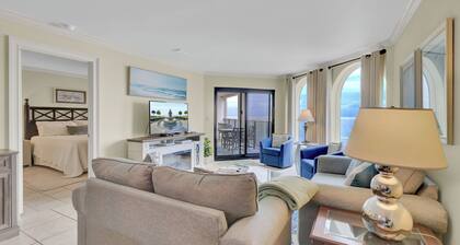 313 Seascape by Avantstay Walk to Beach + Pool Access Beachfront Condo + Oceanview