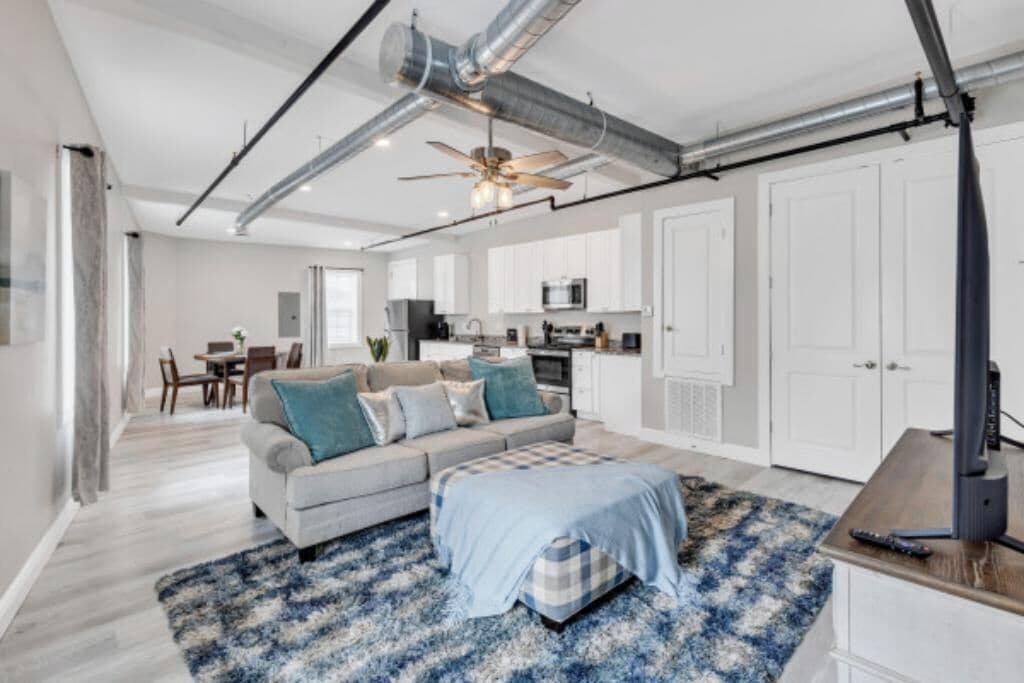 Apartment, 1 Bedroom, City View | Living area