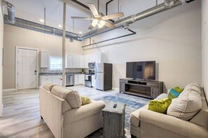 Living area - 902 Howard Lofts (Biloxi)