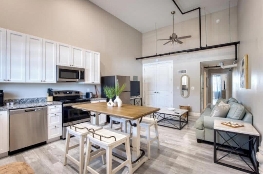 Apartment, 1 Bedroom, City View | Living area