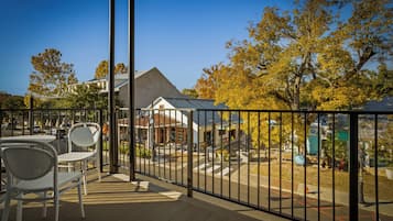 Suite, 1 King Bed, Balcony, City View | Outdoor dining