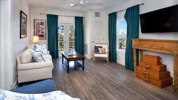 Suite, 1 Tempat Tidur Queen | Area keluarga