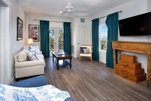 Suite, 1 Queen Bed | Living area - Hotel Pass Christian (Pass Christian)