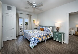 Suite, 1 King Bed, Balcony, Beach View | Free WiFi - Hotel Pass Christian (Pass Christian)