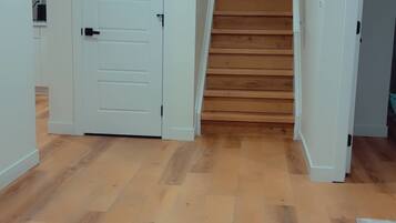 Hus, 1 soverom, peis | Innvendig