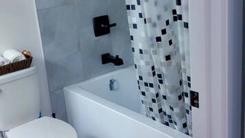 House, 1 Bedroom, Fireplace | Bathroom