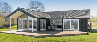New 2026 holiday home with spa near beach