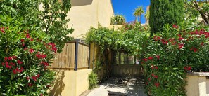Property grounds - Villa L’Ortu – Élégance et confort au cœur de la Balagne (Santa-Reparata-di-Balagna)