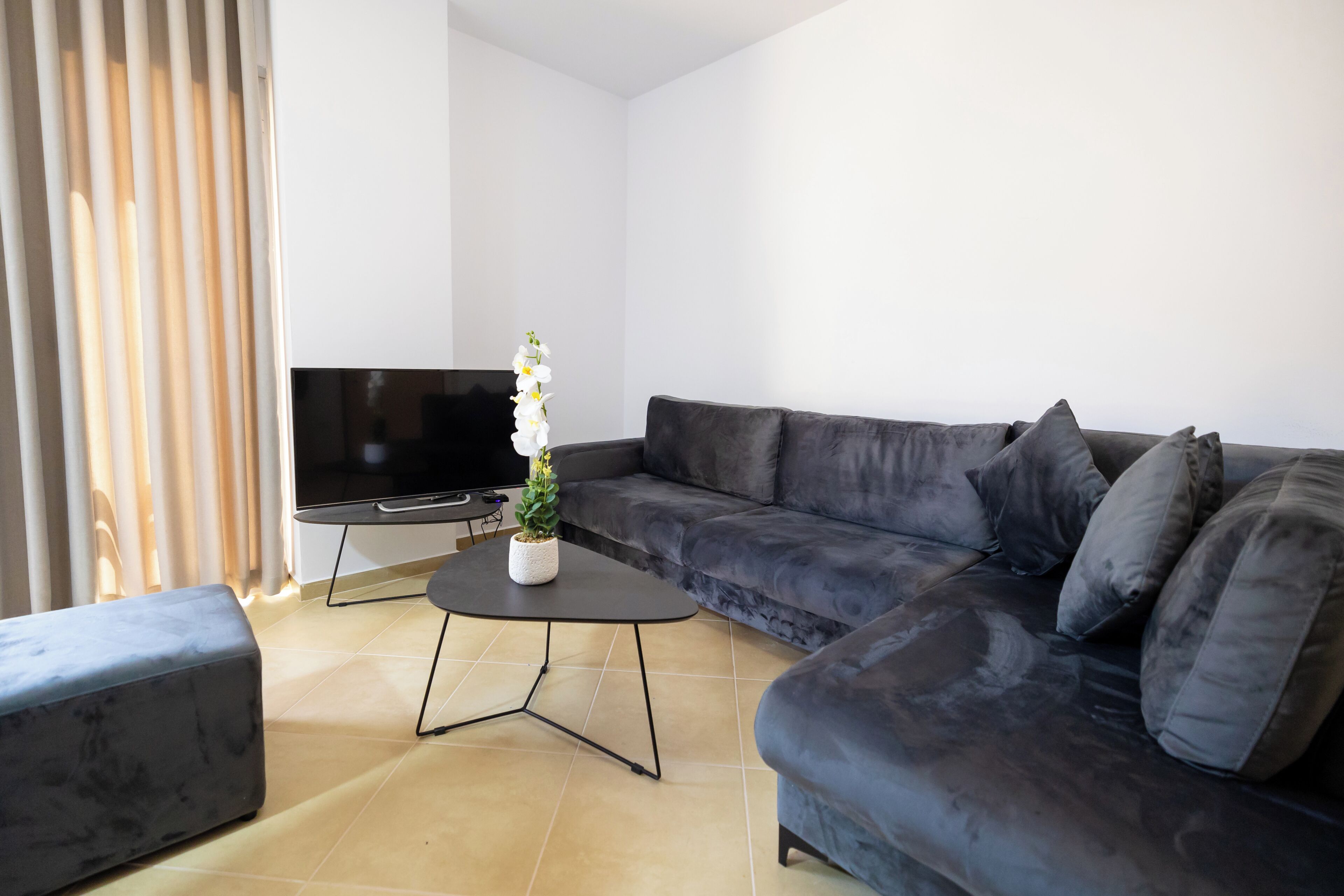 Deluxe Apartment, 1 Bedroom, Balcony | Living area