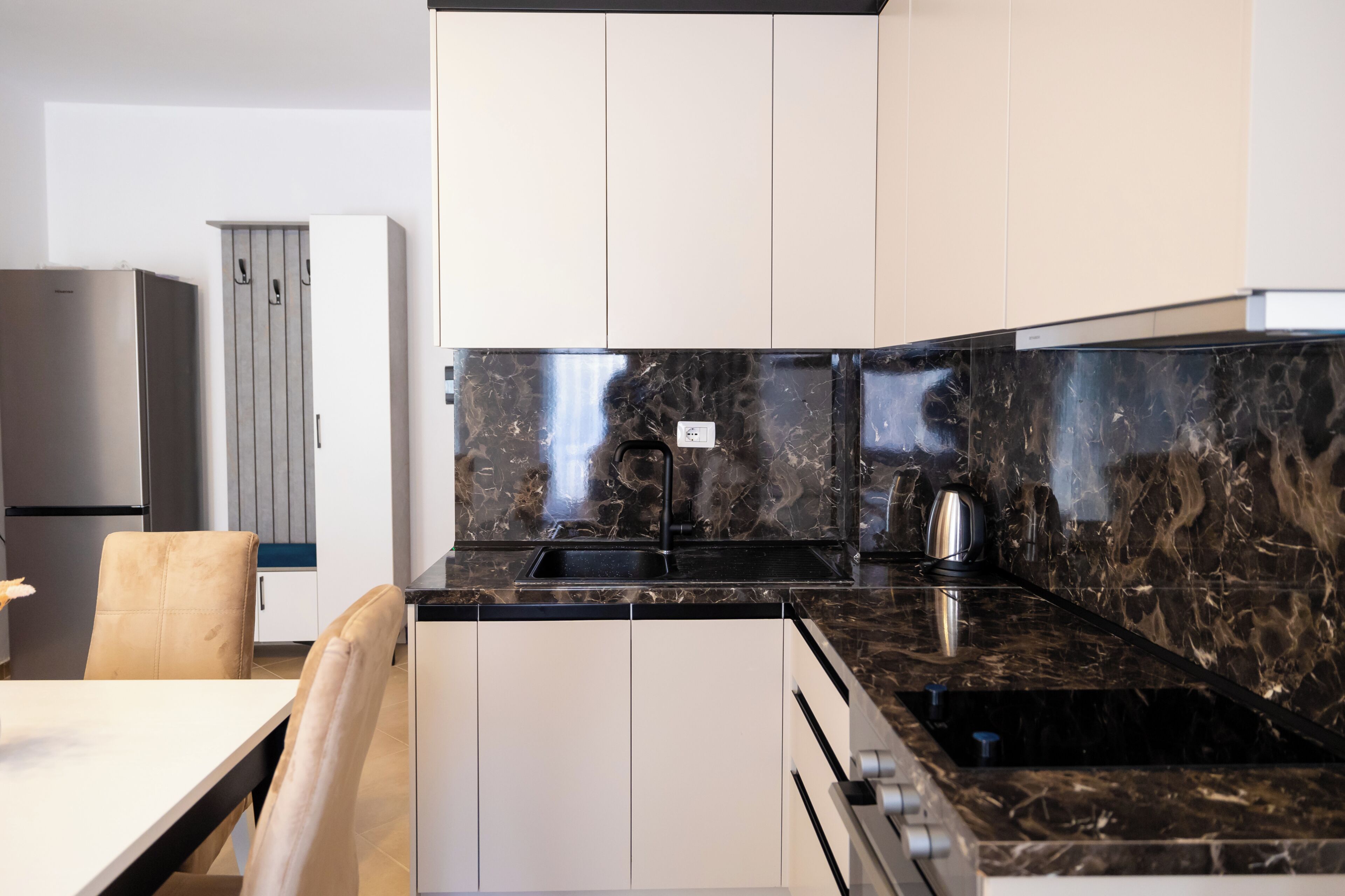 Deluxe Apartment, Balcony, Garden View | Private kitchen | Full-sized fridge, microwave, oven, stovetop