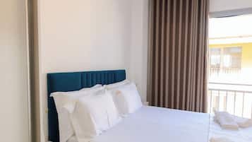 Deluxe Apartment, 1 Bedroom, Balcony, Mountain View