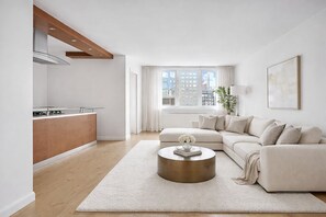 Living area - 2- bedroom hotel in marvelous New York with AC comfort (New York)