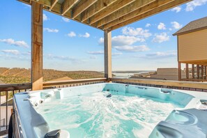 Bañera de hidromasaje al aire libre