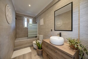 Hair dryer, towels - Med Bliss Villa by Fidalsa (San Vicente del Raspeig)