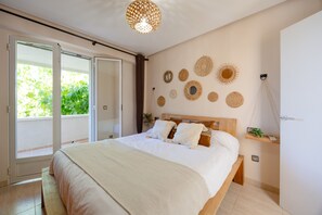 3 bedrooms, desk, iron/ironing board, Internet - Med Bliss Villa by Fidalsa (San Vicente del Raspeig)