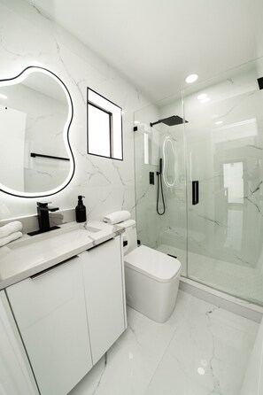 Hair dryer - Luxury 2BR Miami Retreat |King Suite |Free Parking (Miami)