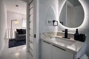 Interior - Luxury 1 King BR Retreat near Calle Ocho (Miami)