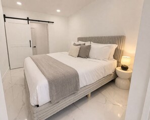 Iron/ironing board, WiFi, bed sheets - Luxury 2BR Boutique Apt Near Calle Ocho | Sleeps 5 (Miami)