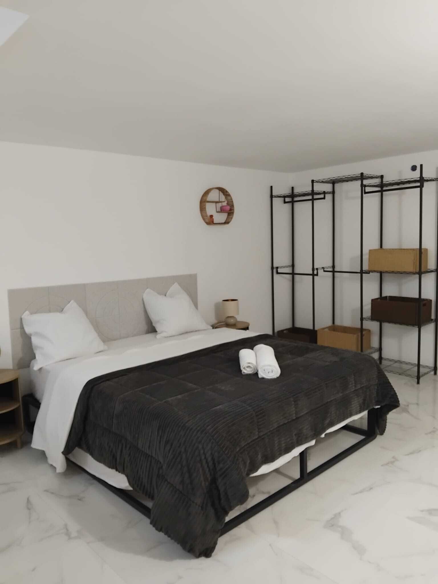 5 chambres, Wi-Fi, draps fournis