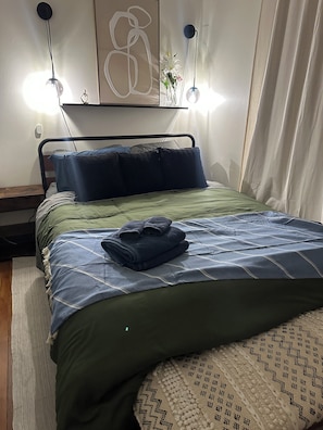 2 bedrooms, iron/ironing board, WiFi, bed sheets