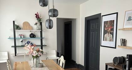 Cozy 2-bedroom apartment in Chicago near downtown attractions