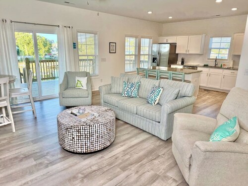 Waterfront Fishing Retreat with Private Dock & Boat Lift Near Swansboro
