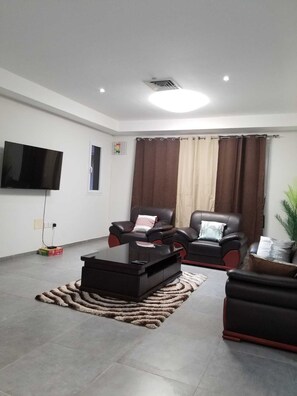 Interior - Escape to Eden heights,a 2 bedroom Apt with Gym access near the West Hills Mall. (Weija, Accra)