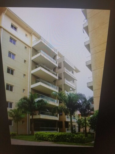 Escape to Eden heights,a 2 bedroom Apt with Gym access near the West Hills Mall.
