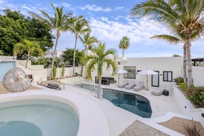 A heated pool - Pedregal Villa w Pool Jacuzzi Pizza Oven Walk to Beach (Cabo San Lucas)