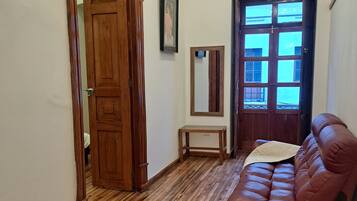 Deluxe Studio, Balcony | Living area