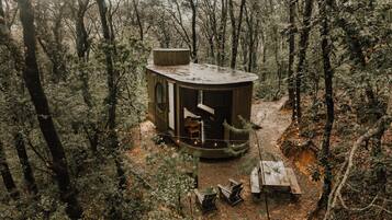 Familiehytte - terrasse - bjergudsigt | Overnatningsstedets område