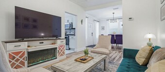 The Funky Float-Stylish Stay Near Downtown Mobile