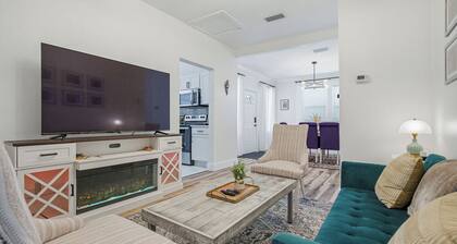 The Funky Float-Stylish Stay Near Downtown Mobile