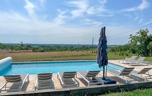 A heated pool - Charmante maison avec piscine (Saint-Aubin-de-Cadelec)