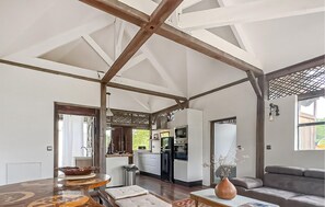 Interior - Gorgeous home in Saint-Sulpice-de-Rouma (Saint-Sulpice-de-Rouma)