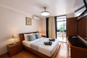 2 habitaciones, tabla de planchar con plancha, wifi y ropa de cama 
