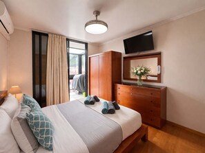 2 bedrooms, iron/ironing board, WiFi, bed sheets - Apartament Brigitte in Machico (Machico)