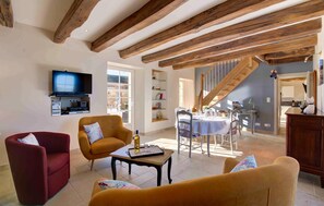 Smart TV, fireplace - Cozy home in Excideuil (Excideuil)