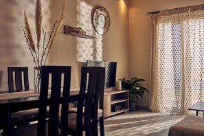 Basic Apartment, Sea View | Dining - Pelagaki Sunrise Apartments (Zakynthos)