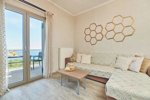 Living area - Pelagaki Sunrise Apartments (Zakynthos)