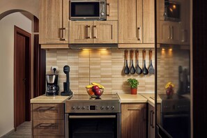 Basic Apartment, Sea View | Private kitchen - Pelagaki Sunrise Apartments (Zakynthos)